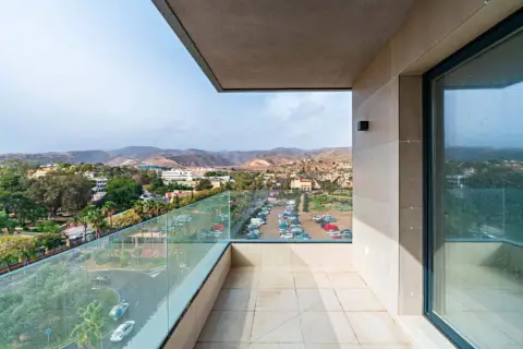 Piso en Avenida de la Cruz