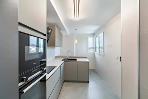 Piso en Avenida de la Cruz