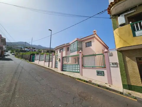 Chalet en calle Tosca de la Iglesia