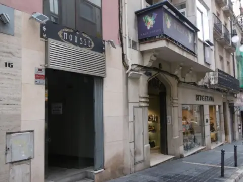 Local comercial en Carrer de la Unió, 16