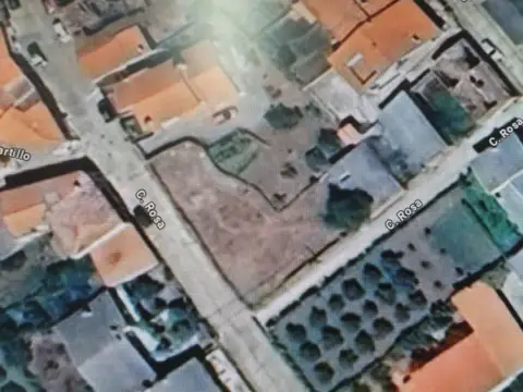 Terreno en calle de la Rosa, 77