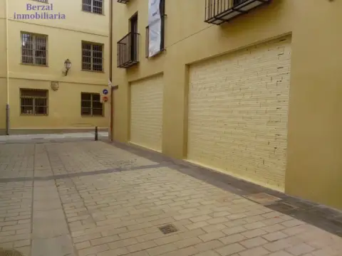 Local comercial en calle de la Cofradía del Pez