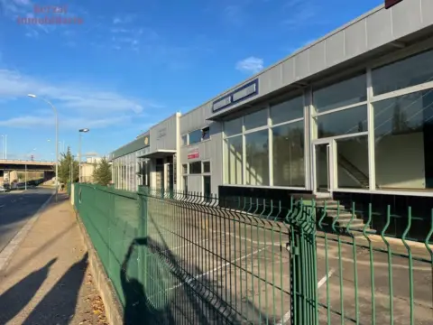 Nave industrial en calle del Picón