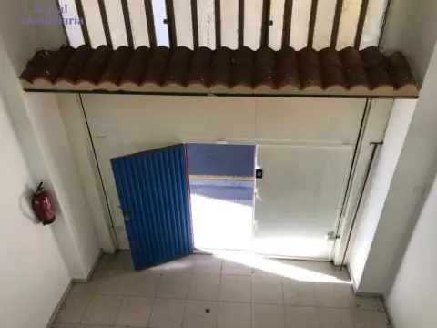 Local comercial en calle de Cardenal Aguirre