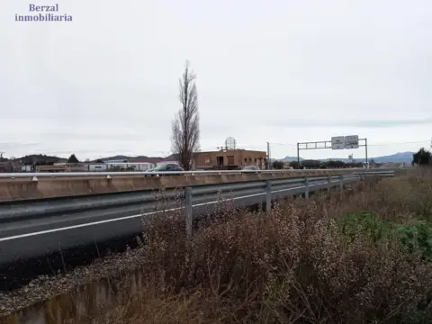Terreno en calle Carretera de Logroño