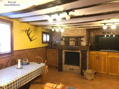 Casa en calle de la Dehesa