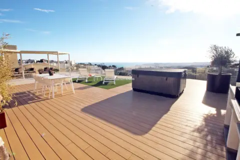 Ático en calle Albaricoque, 16+ Collection