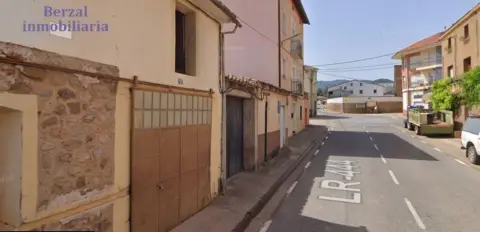 Almacén en calle de Santa Ana