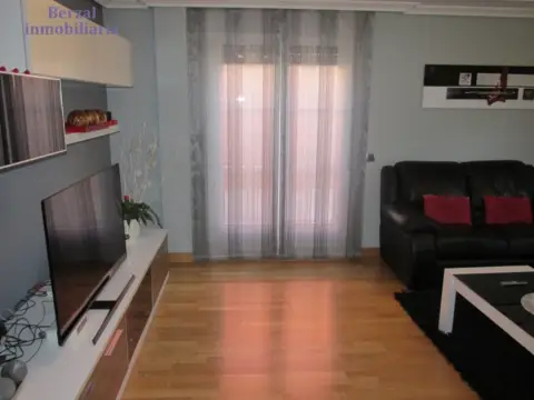 Casa adosada en calle Mendoza