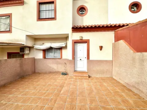 Casa adosada en calle Avoceta
