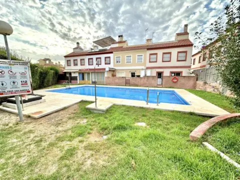 Casa adosada en calle Avoceta