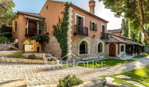 Chalet en Avenida de Tielmes