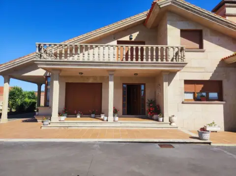 Chalet en calle Tragove