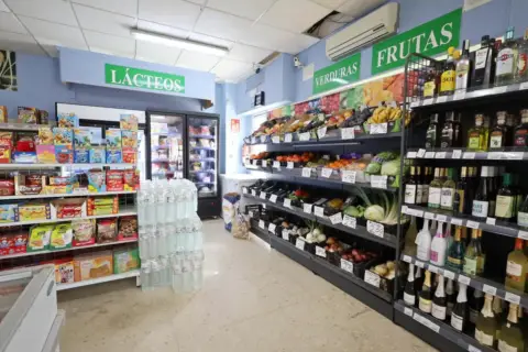 Local comercial en Avenida del Aguamarina