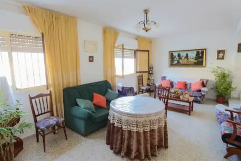 Casa pareada en Pueblo
