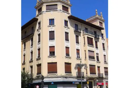 Piso en Avenida de Ordoño II, 20