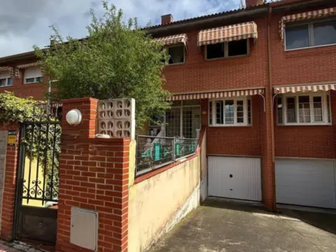 Casa adosada en El Pilar - Bripac
