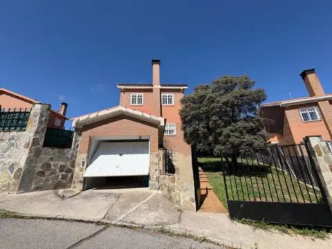 Chalet en Urb. El Bosque de Henares