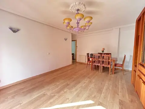 Piso en Via Complutense