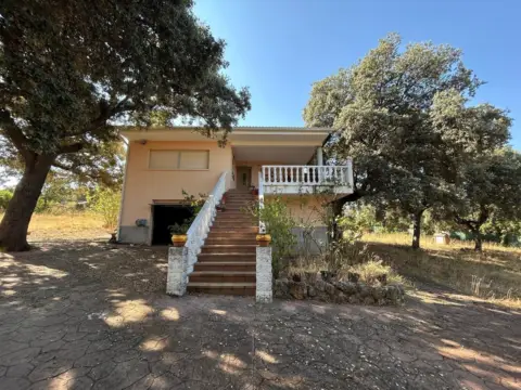 Chalet en El Mirador de Hontoba