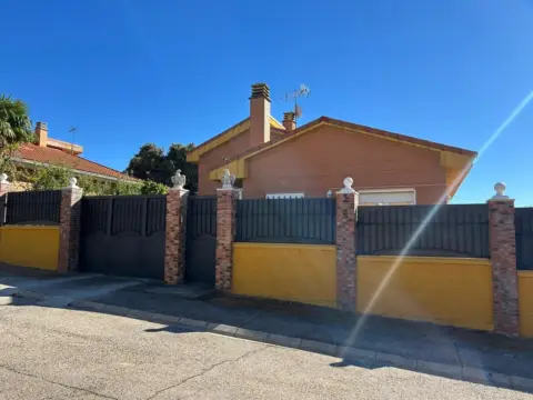Chalet en Pioz, Zona de - Pioz