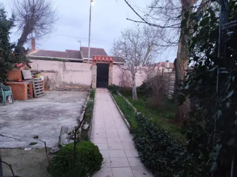 Casa pareada en Pioz, Zona de - Pioz