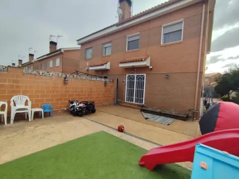 Casa pareada en El Bosque de Henares