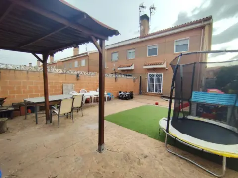 Casa pareada en El Bosque de Henares