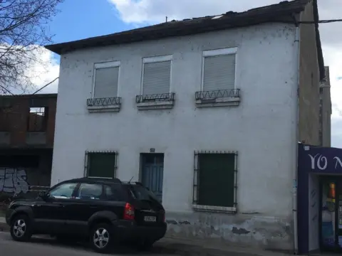 Building in Avenida de Galicia