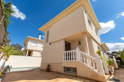 Chalet en Petrer