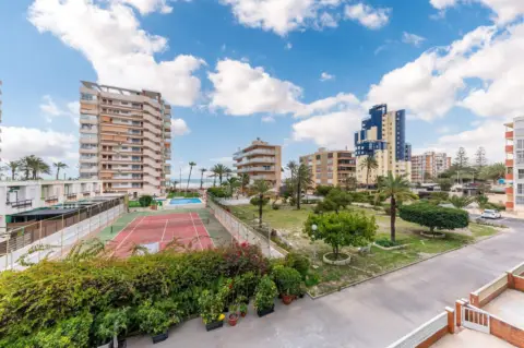 Piso en calle Costablanca, nº 146