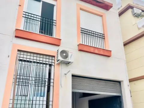 Piso en calle de Ávila, 23