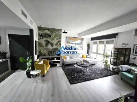 Piso en Avenida de Cristobal Colón