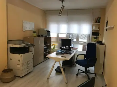 Oficina en calle de Florentino Cuevillas