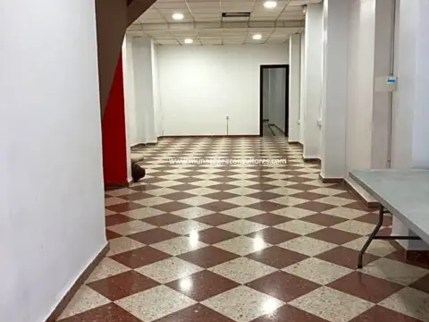 Local comercial en Plaza de la Barrera