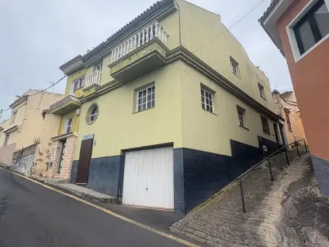 Casa adosada en calle del Sol