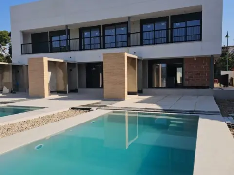 Casa adosada en Comunidad Valenciana