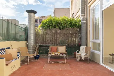 Habitación en Carrer de Calàbria, 103