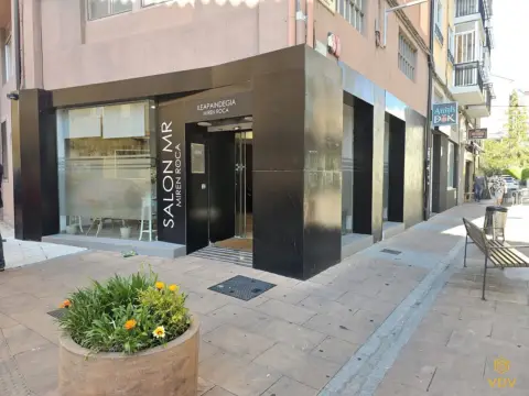 Local comercial en calle de la Cruz