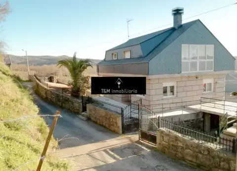 Chalet en calle Lobeira