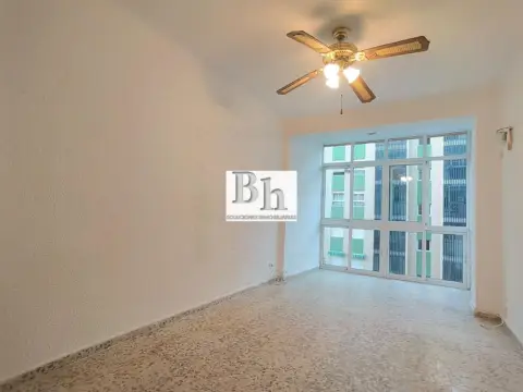 Piso en calle Mendoza, 14