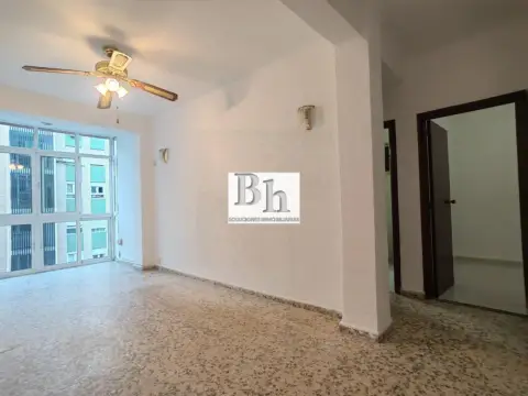 Piso en calle Mendoza, 14