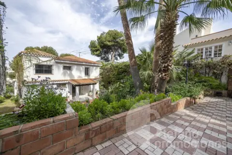 Chalet en calle Cueva de Menga