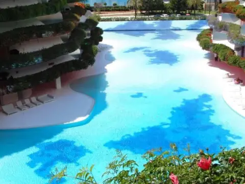 Piso en Paseo Juan Carlos I