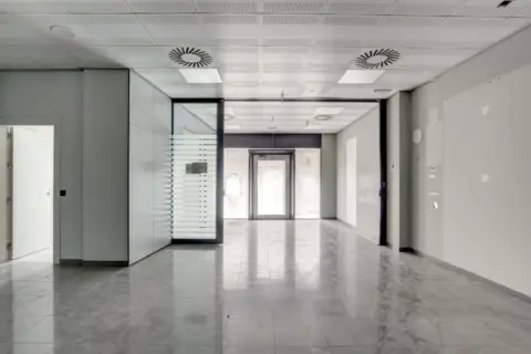 Local comercial en Ayuntamiento