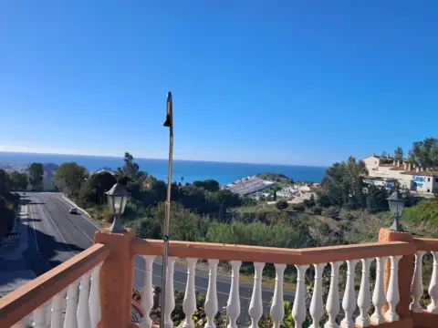 Casa adosada en calle del Rancho Río Verde