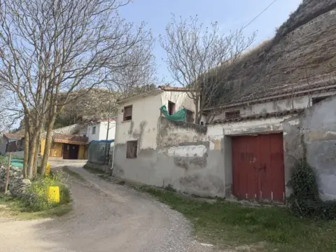 Chalet en calle Edificio Diseminados, nº 414