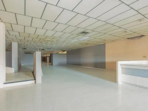 Local comercial en Carrer de Salvador Giner