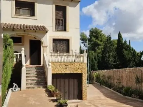 Casa adosada en Carrer de Roncesvalles