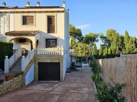 Casa adosada en Carrer de Roncesvalles